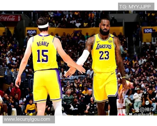 连续51分和44分的他与詹姆斯完美搭档深陷交易流言引发关注 连续51分和44分的他与詹姆斯完美搭档深陷交易流言引发关注